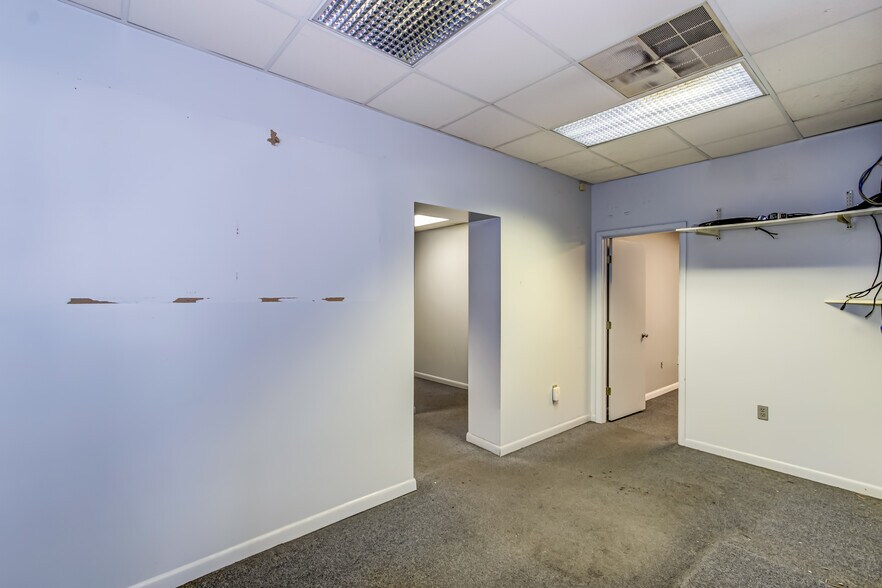 More Photos Of 551 Ellis St, Augusta Auto Dealership For Lease