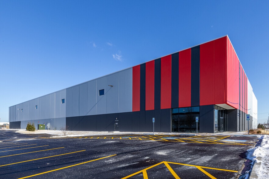 More Photos Of 10698 Seymour Ave, Franklin Park Warehouse For Lease