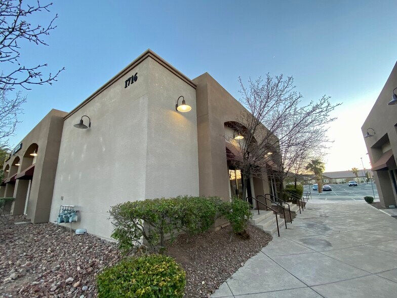 More Photos Of 1710 W Horizon Ridge Pky, Henderson Unknown For Lease