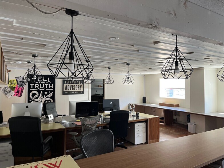 More Photos Of 4611 11th Ave NW, Seattle Warehouse For Lease