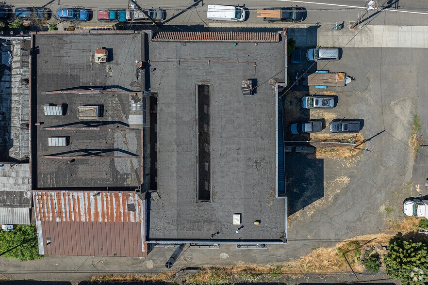 More Photos Of 10818-10828 NW Saint Helens Rd, Portland Light Manufacturing For Sale