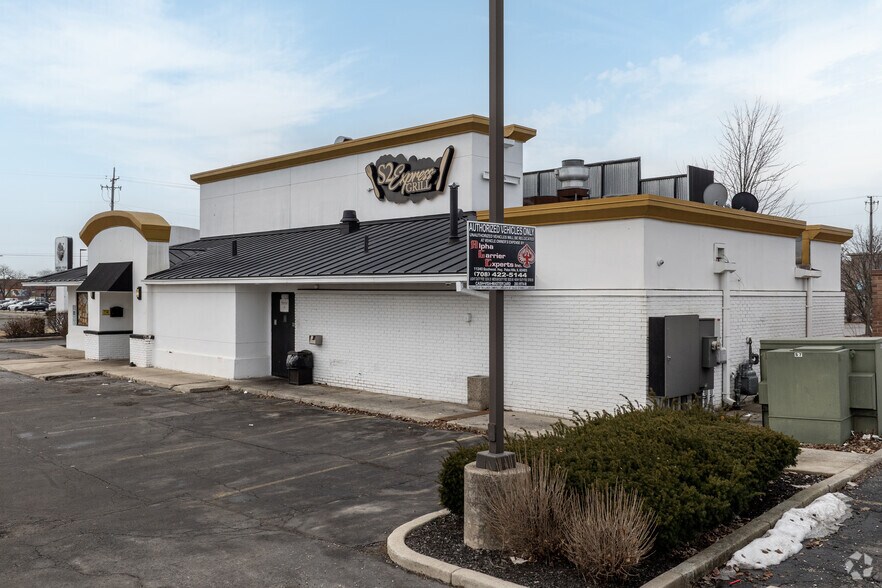 More Photos Of 7120 W 159th Street & Harlem Ave, Orland Park Fast Food For Lease