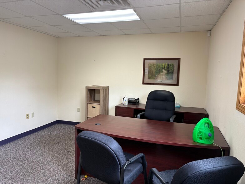More Photos Of 3219 19th Ave E, Hibbing Manufacturing For Sale