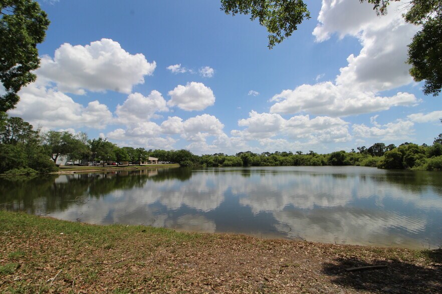 More Photos Of 2208 58th Ave E, Bradenton Warehouse For Sale