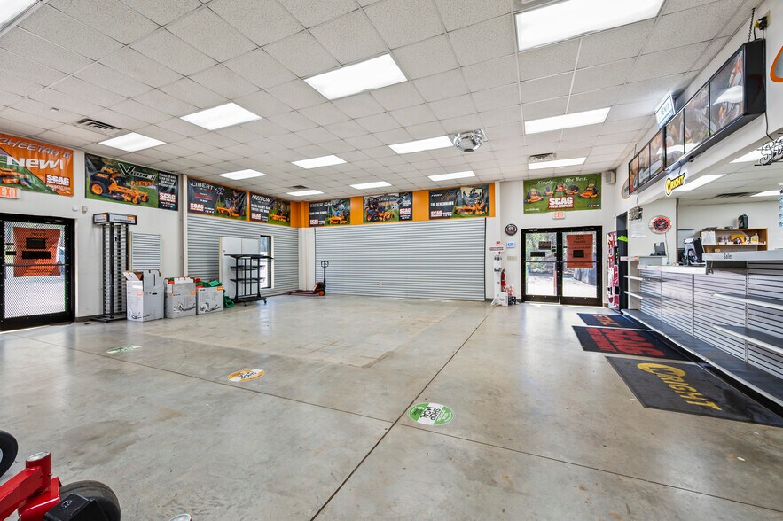 More Photos Of 3242 S Main St, Salisbury Storefront For Sale