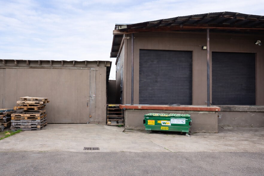 More Photos Of 6425 San Leandro St, Oakland Industrial For Sale