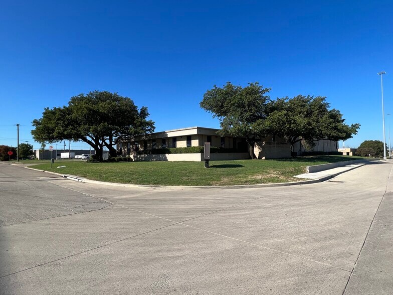 Primary Photo Of 925 111th St, Arlington Warehouse For Lease