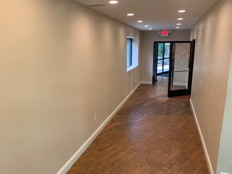 More Photos Of 301-315 Camars Dr, Warminster Light Manufacturing For Sale