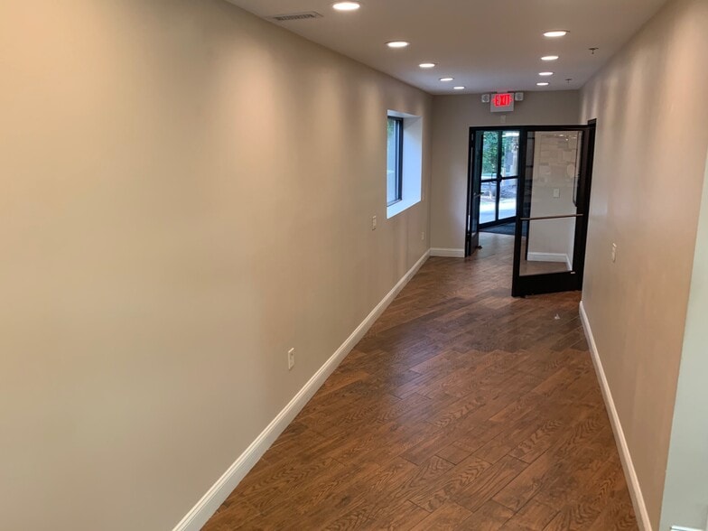 More Photos Of 301-315 Camars Dr, Warminster Research And Development For Lease