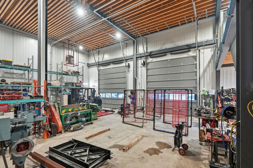 More Photos Of 224 Robot St, Vars Warehouse For Sale