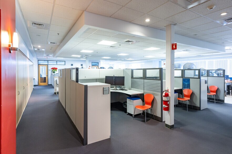 More Photos Of 50 Enterprise Ctr, Middletown Office For Sale