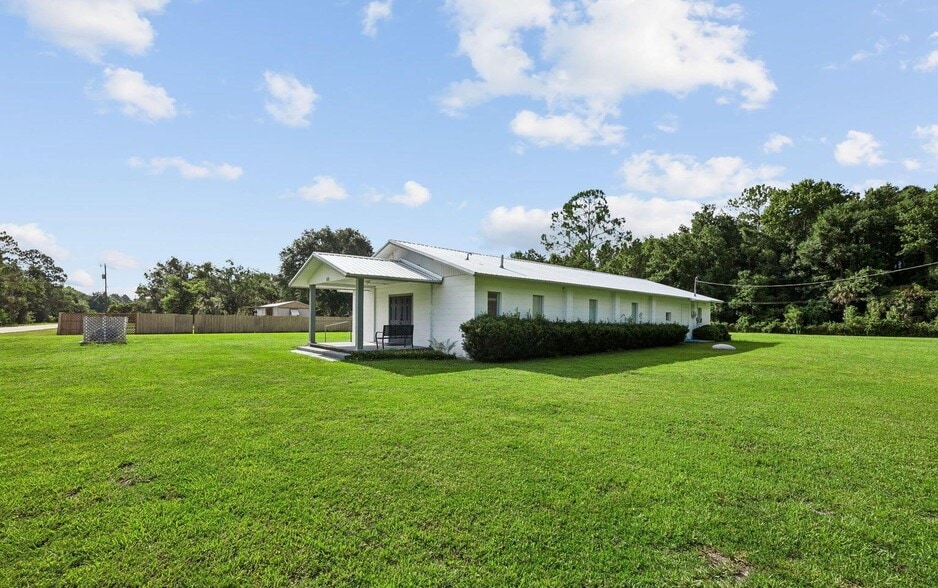 Primary Photo Of 101 Sesame St, Palatka Religious Facility For Sale