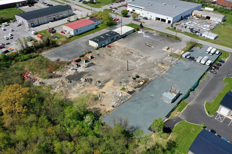 More Photos Of 9 Bellecor Dr, New Castle Warehouse For Lease