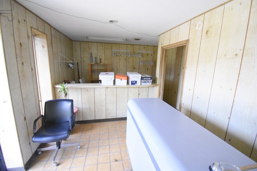 More Photos Of 630 Kentucky St, South Houston Office For Sale