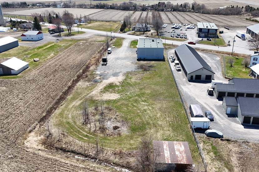More Photos Of 121 Rte 158, Saint-Thomas Flex For Lease