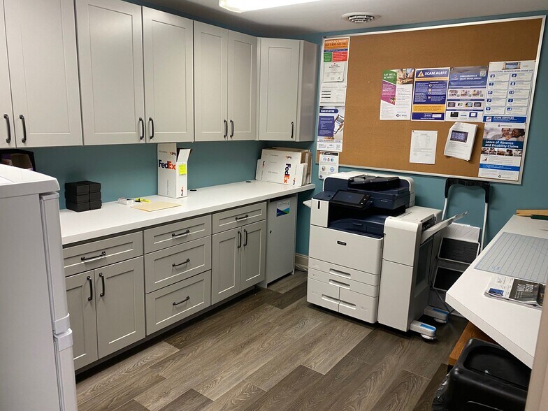 More Photos Of 1675 S State St, Dover Office Residential For Lease