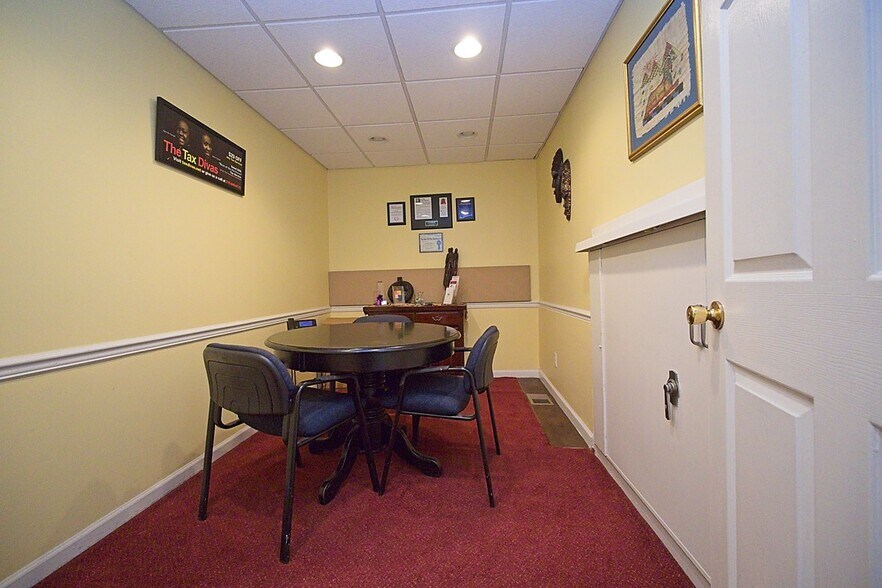 More Photos Of 766 Old York Rd, Jenkintown Medical For Sale