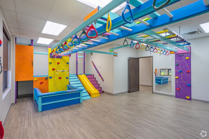 More Photos Of 14001 McAuley Blvd, Oklahoma City Medical For Lease