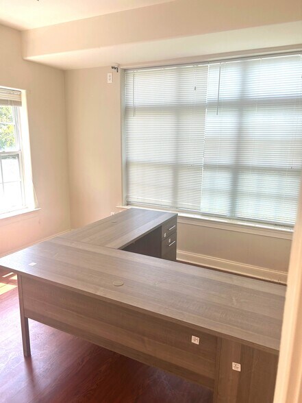 More Photos Of 408 Larch Cir, Wilmington Unknown For Lease