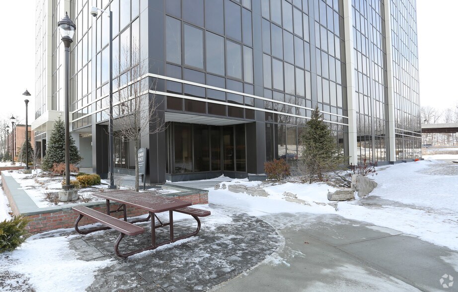 More Photos Of 4 Tower Pl, Albany Office For Lease