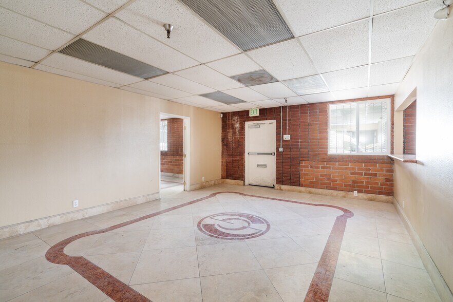 More Photos Of 8647 San Fernando Rd, Sun Valley Warehouse For Lease