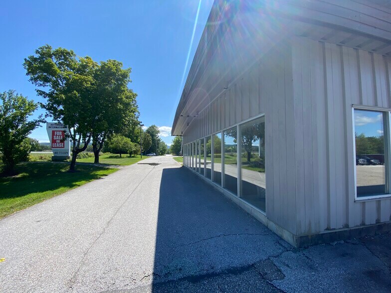 More Photos Of 112 Squires Rd, North Clarendon Auto Dealership For Sale