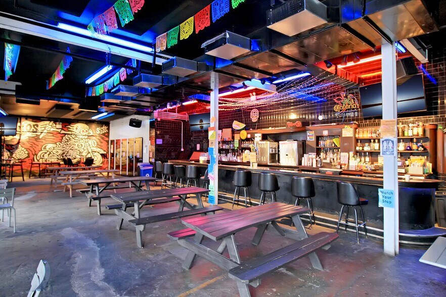 More Photos Of 740 5th Ave, Brooklyn Restaurant For Lease