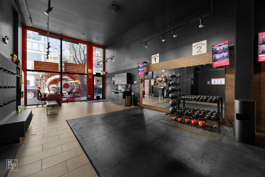 More Photos Of 1653 W Division St, Chicago Storefront Retail Residential For Sale
