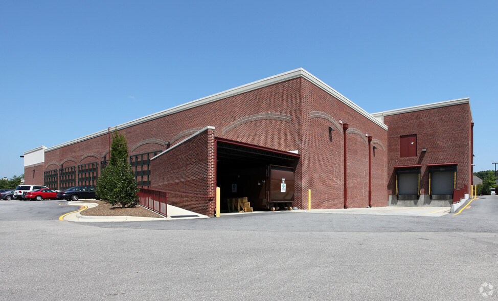 More Photos Of 3430 Ten Ten Rd, Cary Supermarket For Lease