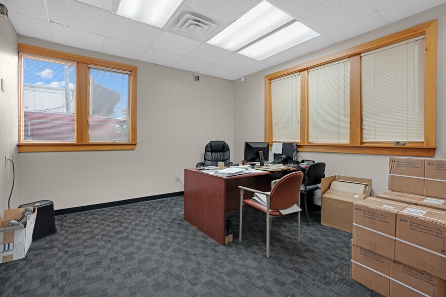 More Photos Of 1740 Oak Tree Rd, Edison Medical For Lease