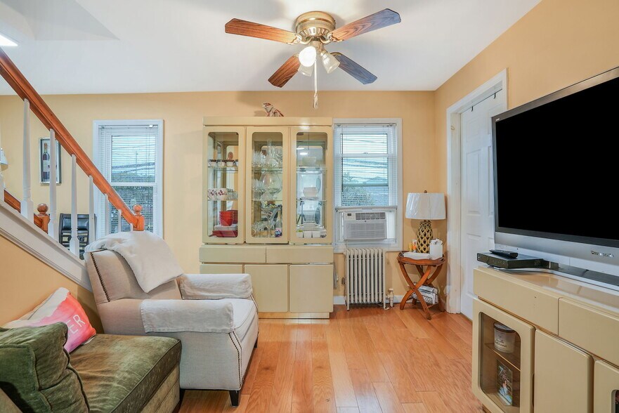 More Photos Of 1000 Stewart Ave, Bethpage Storefront Retail Residential For Sale