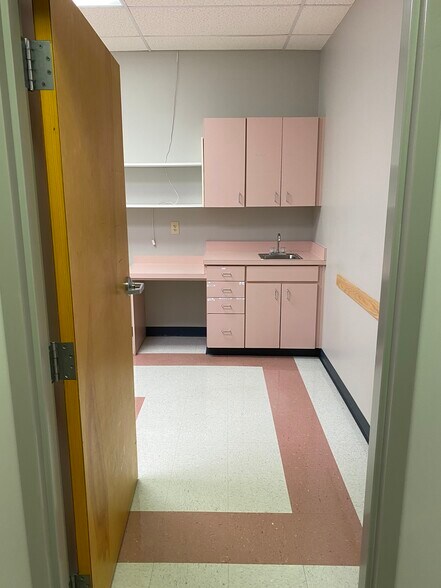 More Photos Of 1810 Mulkey Rd, Austell Medical For Sale