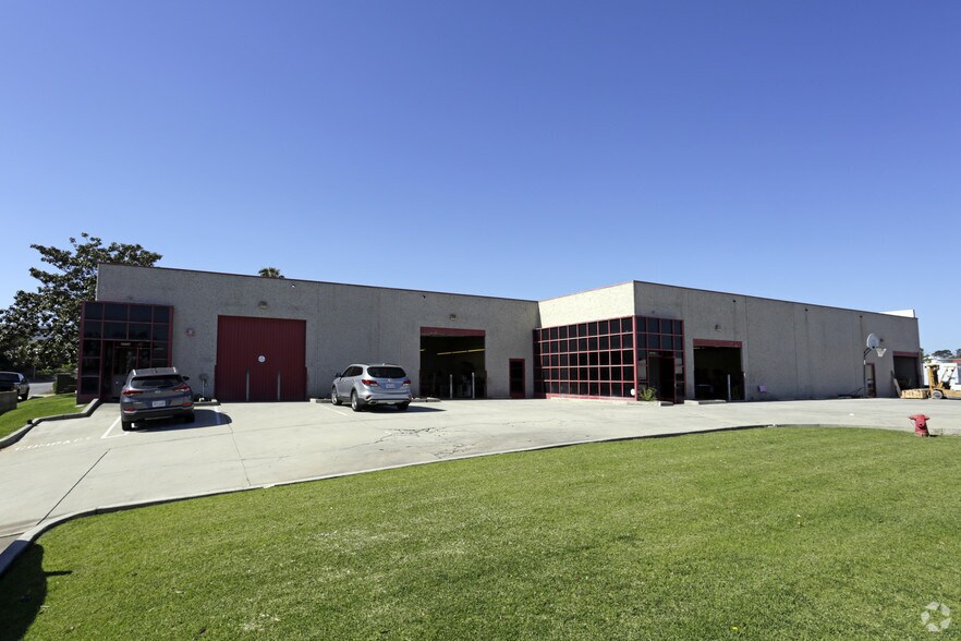 More Photos Of 17771 Sampson Ln, Huntington Beach Manufacturing For Lease