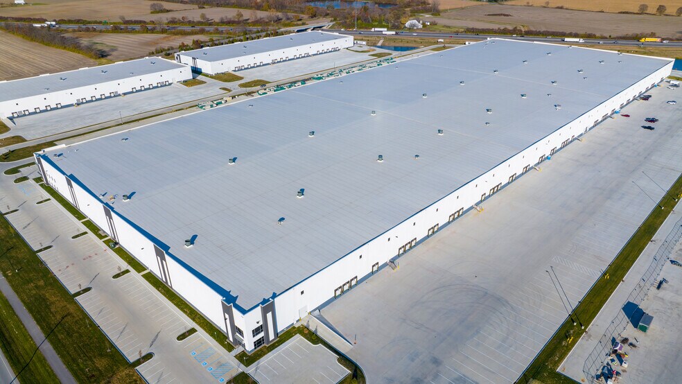 More Photos Of 5789 N Graham Rd, Whiteland Distribution For Lease