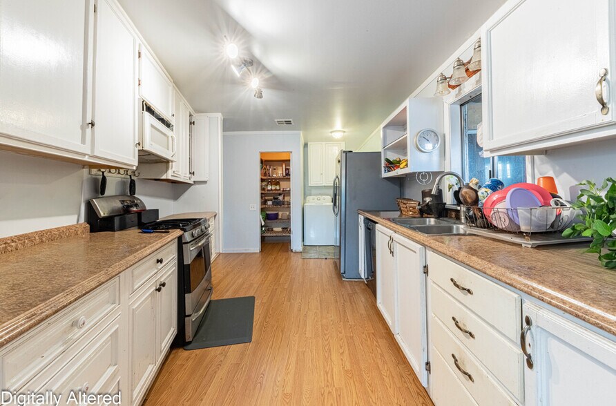 More Photos Of 10050 Reese Cir, Prunedale Warehouse For Sale