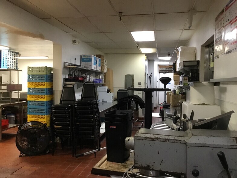 More Photos Of 414-416 W 4th St, Santa Ana Office For Sale