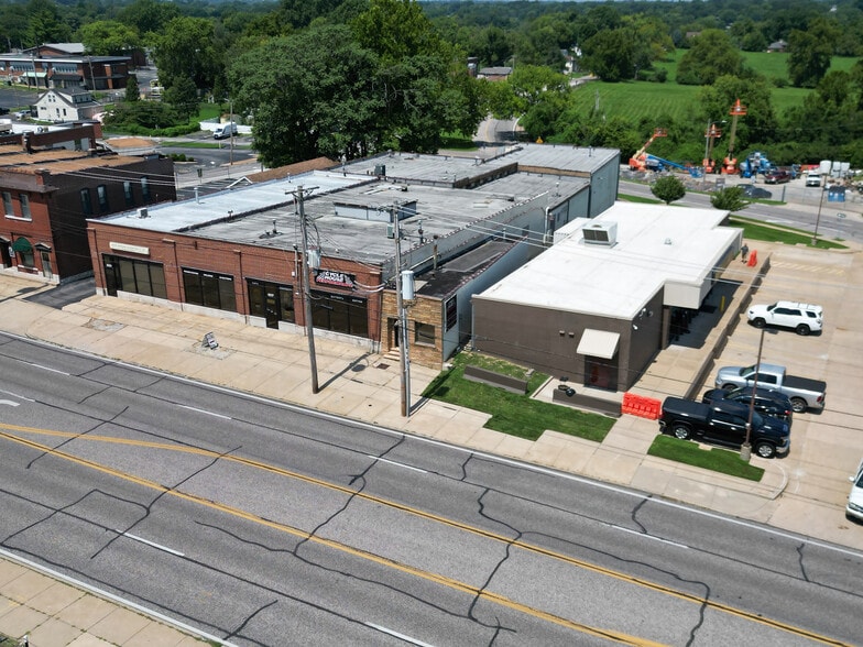 More Photos Of 8213 Gravois Rd, Affton Warehouse For Sale