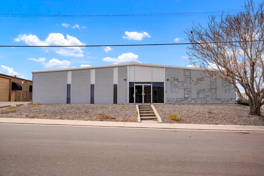 Primary Photo Of 1900 W Yale Ave, Englewood Warehouse For Sale