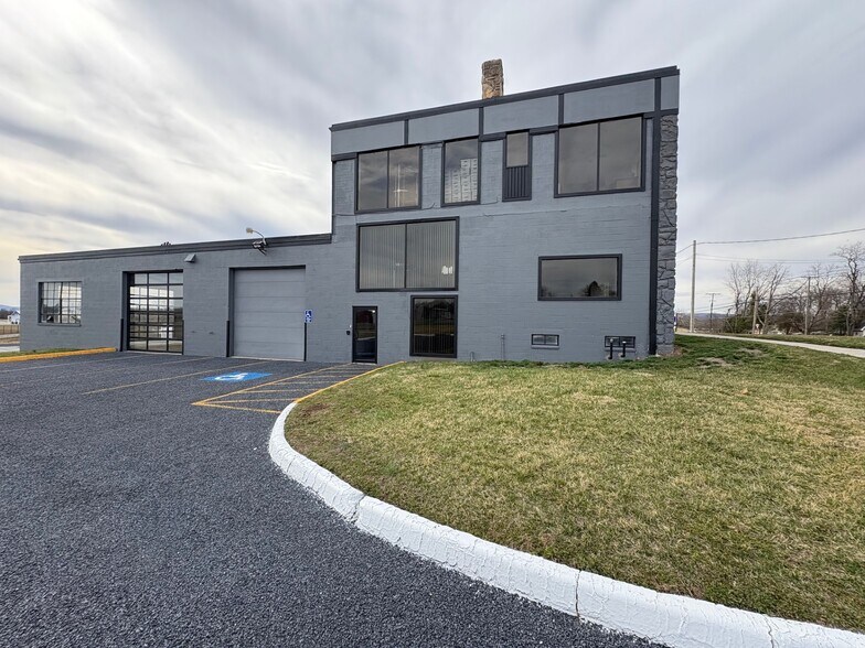 Primary Photo Of 1140 Chambersburg Rd, Gettysburg Light Distribution For Lease