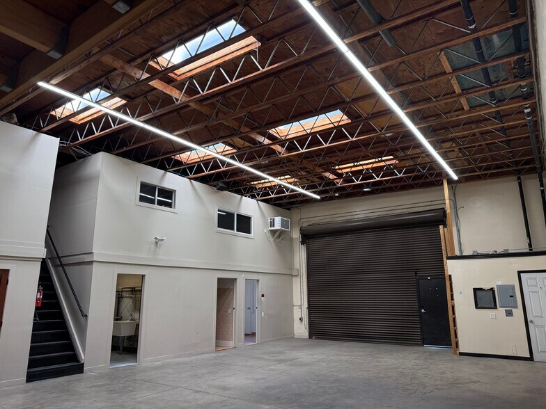 More Photos Of 3814 W 139th St, Hawthorne Warehouse For Lease
