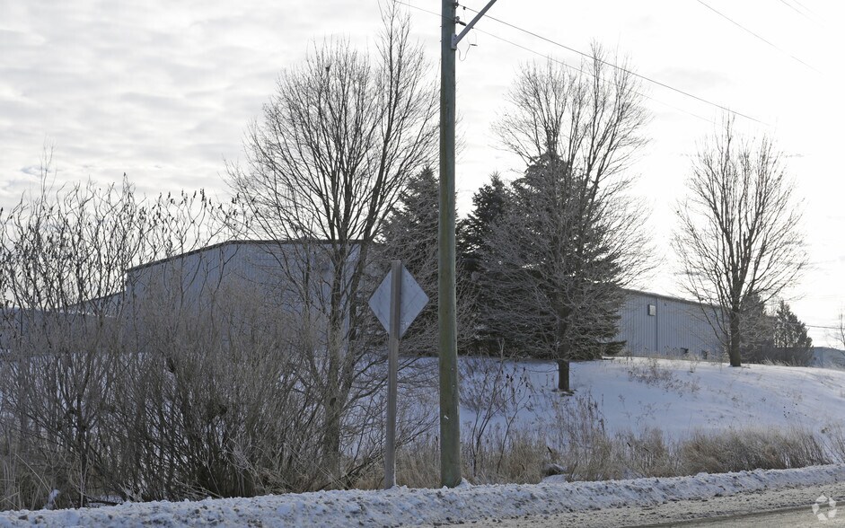 More Photos Of 251 Prospect St, Brant Warehouse For Sale