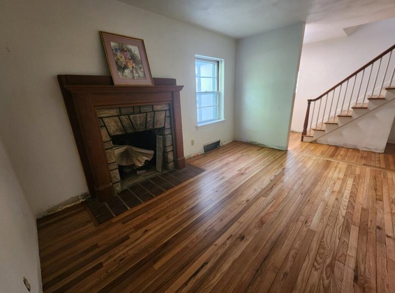 More Photos Of 404 S Clay Ave, Kirkwood Office For Lease