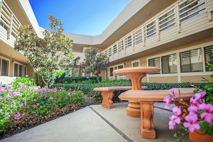 Primary Photo Of 5951 Encina Rd, Goleta Office For Lease