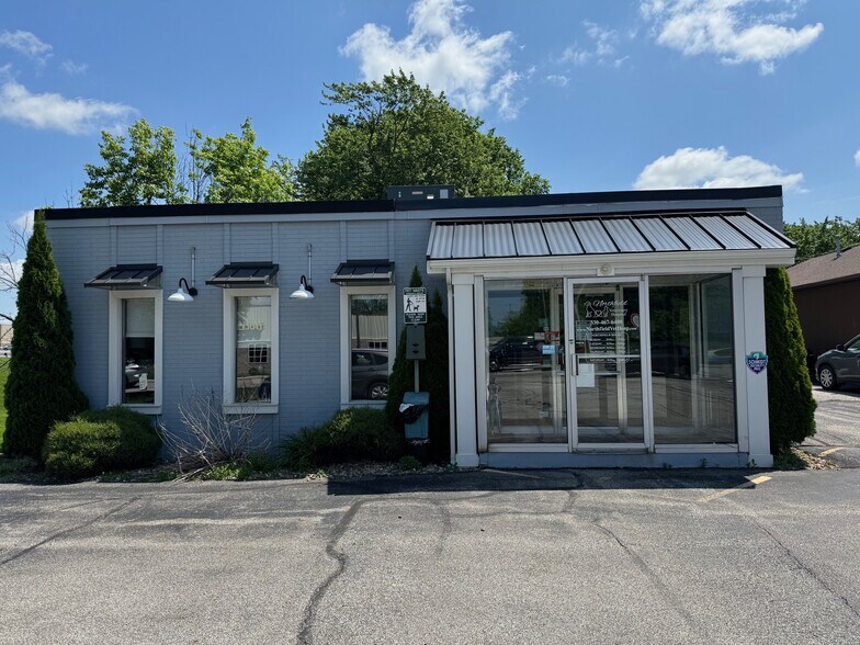 More Photos Of 10545 Northfield Rd, Northfield Veterinarian Kennel For Sale