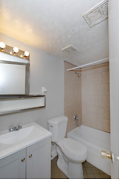 More Photos Of 3815-3823 Baker Plaza Dr, Columbus Apartments For Sale
