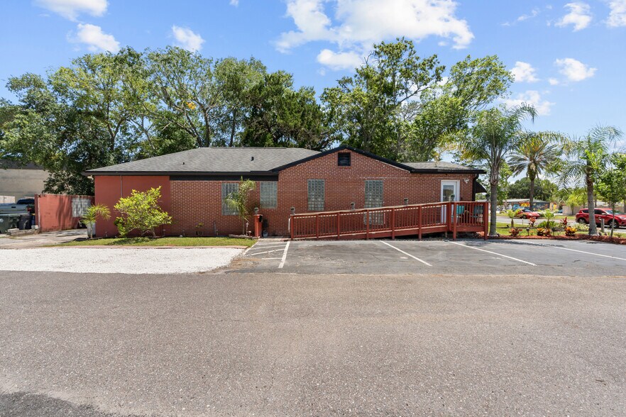 More Photos Of 1887 Mayport Rd, Atlantic Beach Freestanding For Sale