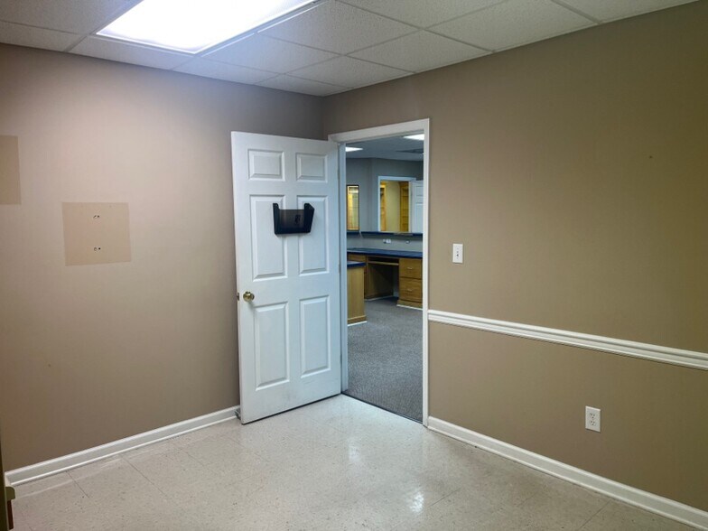 More Photos Of 2020 Cowan Hwy, Winchester Loft Creative Space For Lease