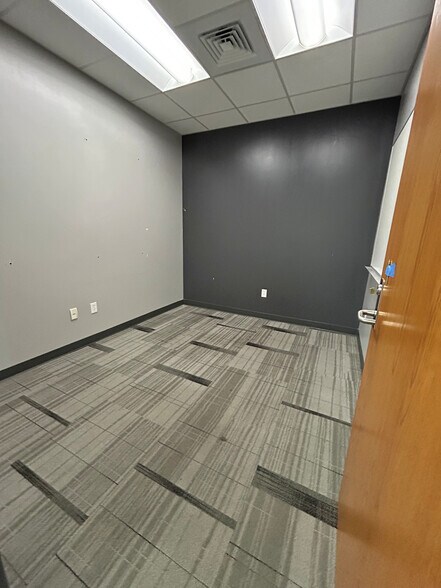 More Photos Of 238 N Mead St, Wichita Office For Sale