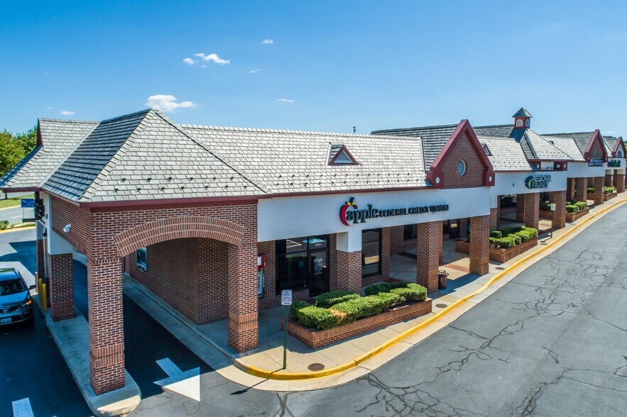 More Photos Of 5901-6075 Centreville Crest Ln, Centreville Unknown For Lease