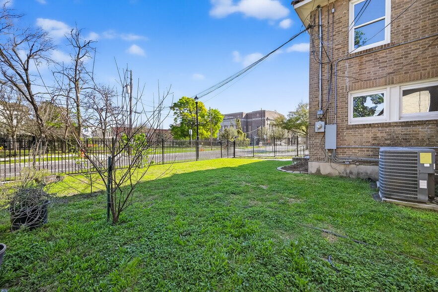 More Photos Of 3410 Austin St, Houston Office Residential For Lease